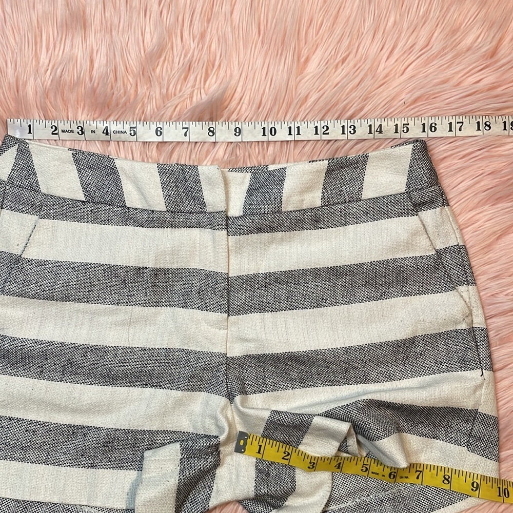 British Khaki Cream & Blue‎ Woman’s Stripe Shorts Size 8 - Picture 7 of 8